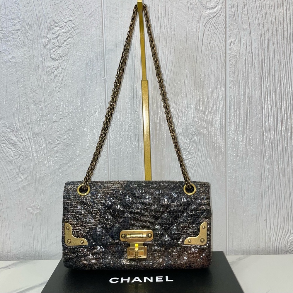 Chanel Shanghai Paris Tweed 2.55 Double Flap. Limited Edition Collector Handbag!